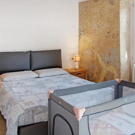 Thari House Holiday home Naggio (Lombardy)